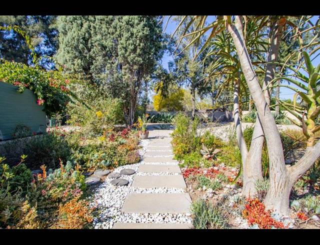 6 BEDROOM HOUSE FOR SALE IN BEAULIEU